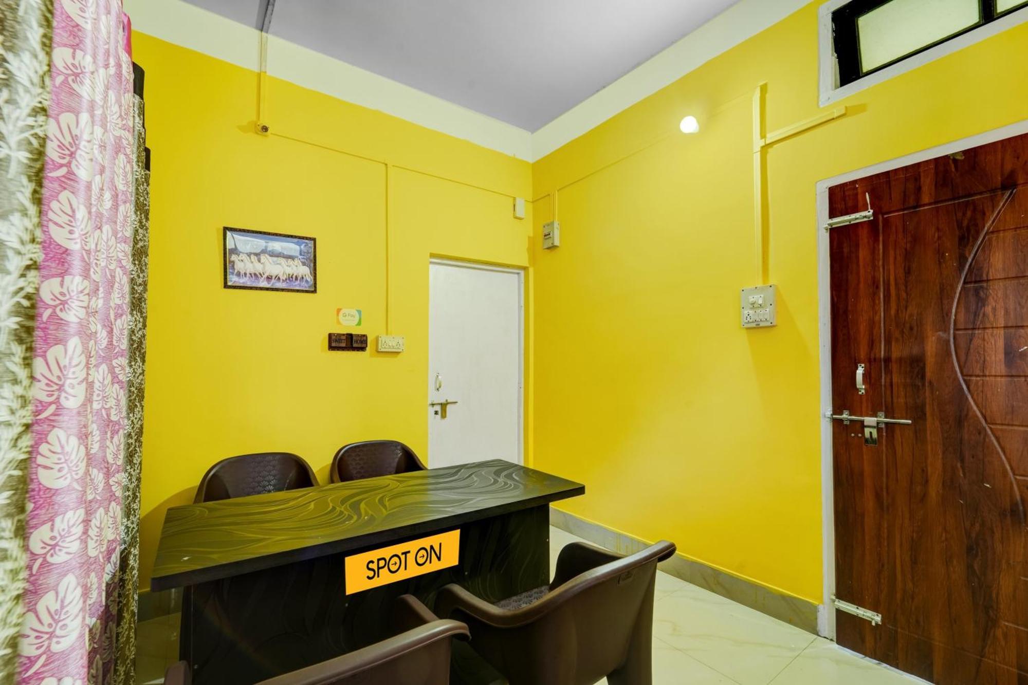 Hotel O Home Trimurti Guest House Guwahati Exterior foto