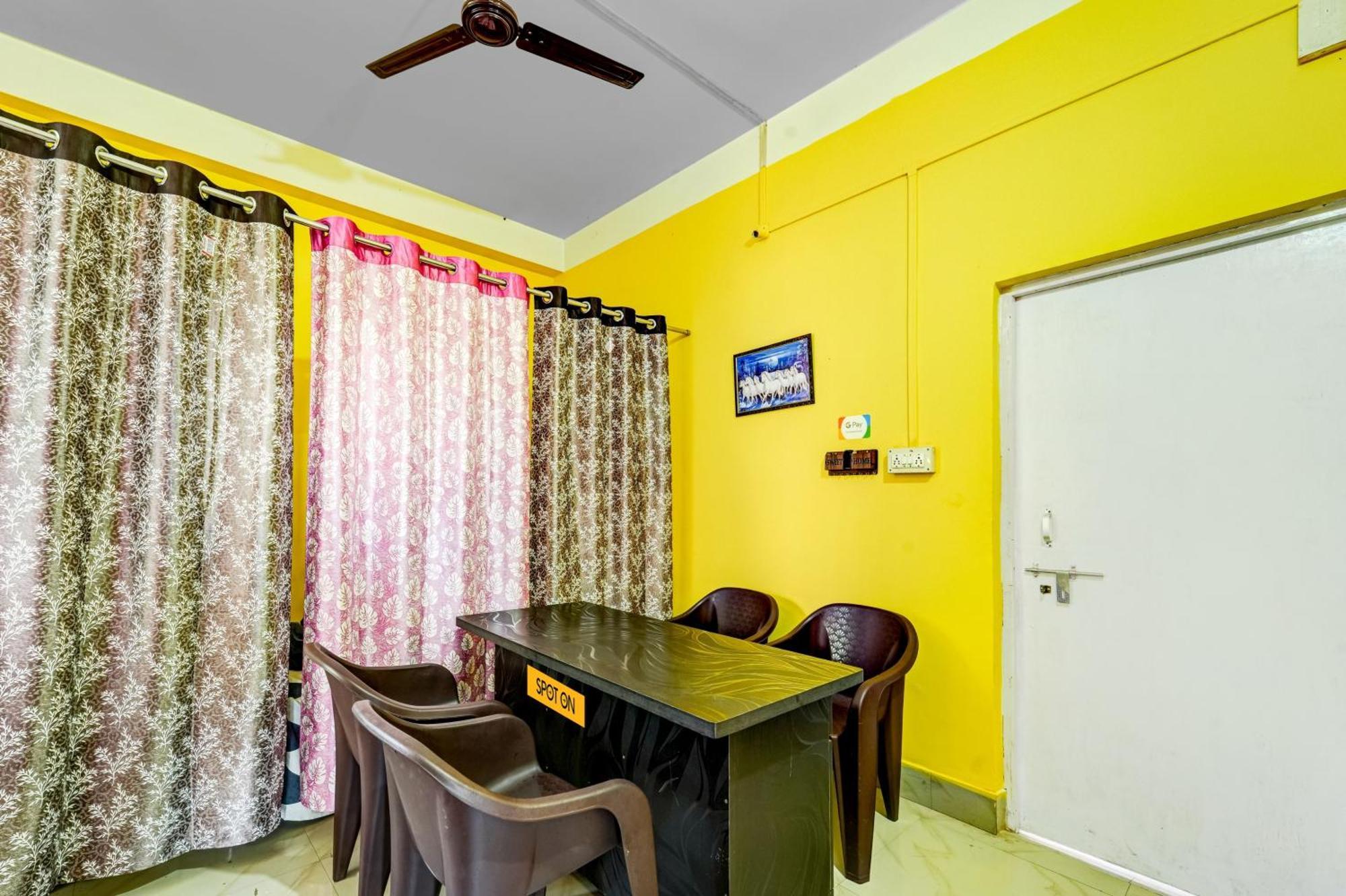 Hotel O Home Trimurti Guest House Guwahati Exterior foto